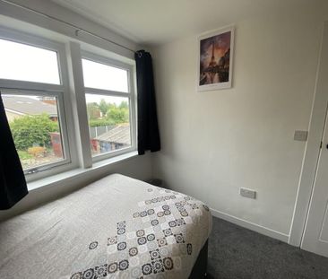 1 bedroom in a house share to rent - Photo 4