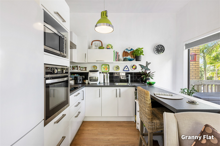 One bedroom flat in arkles bay - Photo 5