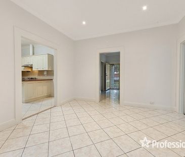 Unique renting opportunity for a family wanting 4 bedrooms, a big g... - Photo 1