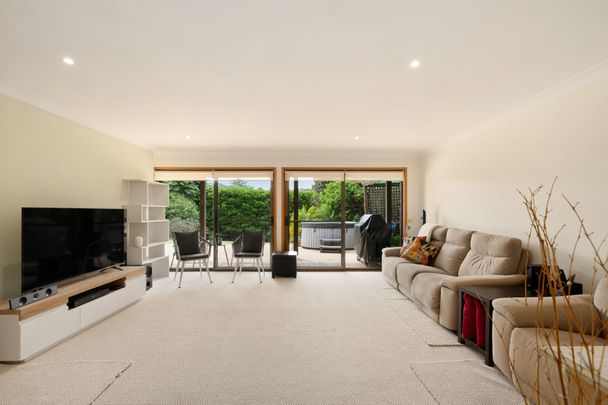 Spacious Family Oasis with Pool � Moments to Mona Vale Village - 6 month lease - Photo 1