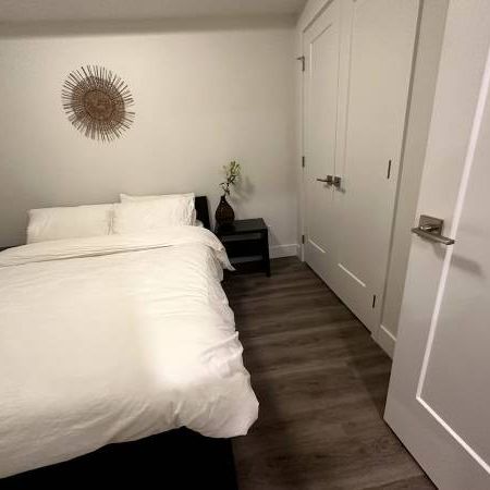 Short term furnished rental - Photo 3