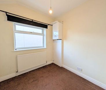 2 bedroom semi-detached house to rent - Photo 2