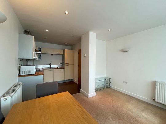 1 Bed Flat, Adriatic Apartments, E16 - Photo 1