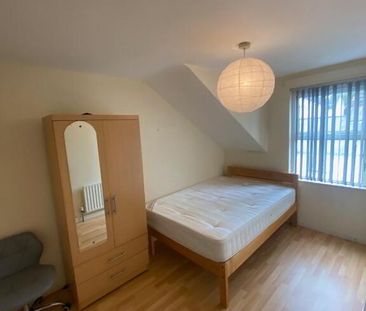 Great Apartment, 83b Dunluce Avenue, Queens Quarter, Belfast, BT9 7AW - Photo 6