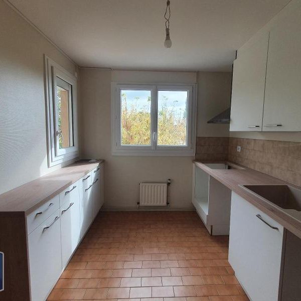 Location Appartement 3 pièces 72m² NEUVILLE SUR SAONE 69250 - Photo 1
