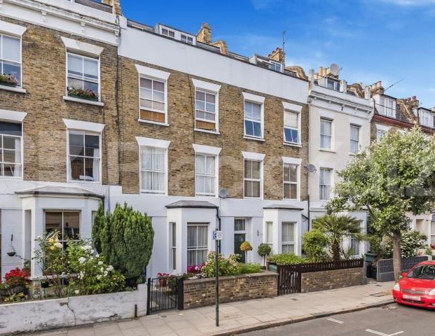 Modern spacious four double bedroom flat mind to tube & shops - Photo 1