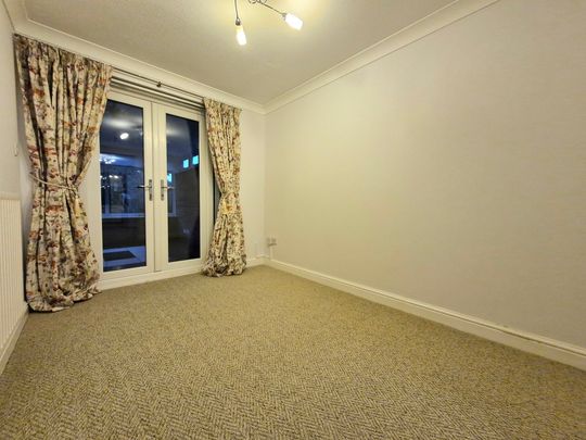 3 bedroom semi-detached to let - Photo 1