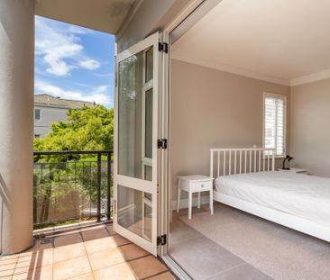 Stunning, Furnished & Spacious - Photo 5