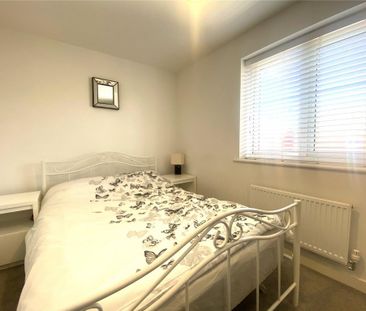 3 bedroom end of terrace house to rent - Photo 4
