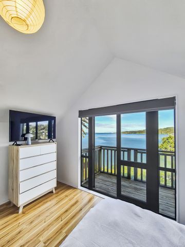 Commanding Clifftop Two Bedroom $800 p/w - Photo 5