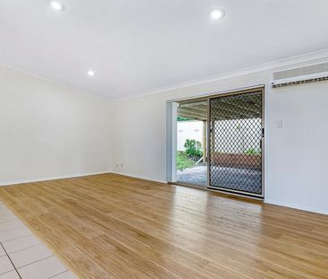 LARGE 4 BEDROOM FAMILY HOME IN GREAT LOCATION - Photo 6