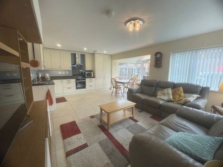 79 Orby Road, Belfast, BT5 5HN - Photo 2
