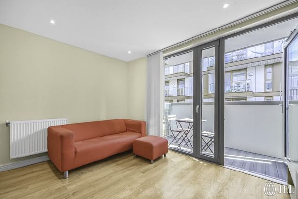 Waterside Way London N17 - Photo 1