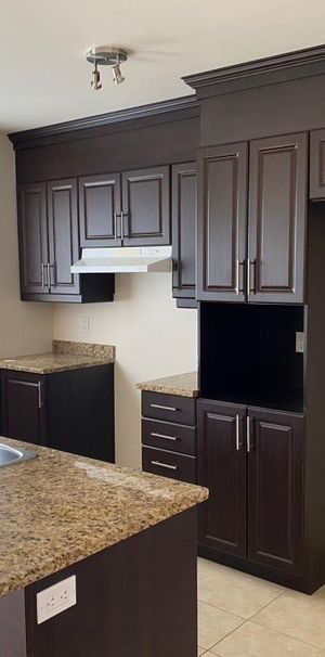 4.5 A LAVAL TRÈS TRANQUILLE CONSTRUCTION SUPÉRIEURE ASCENSEUR - Photo 1