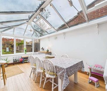 Henley Road, Caversham, Reading, Berkshire, RG4 - Photo 1