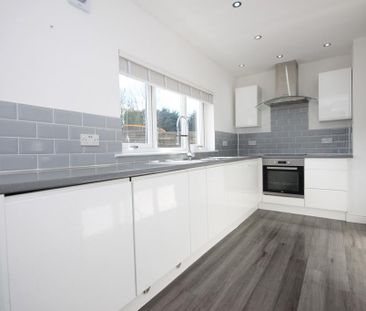 2 bedroom end of terrace house to rent - Photo 5