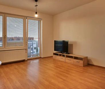 Prostorné 1+kk s balkonem a garážovým stáním u metra Zličín - Photo 1