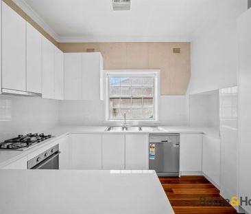 Best Schools Catchmenf, Walk to Shops & Station, Fully Renovate Home - Photo 6