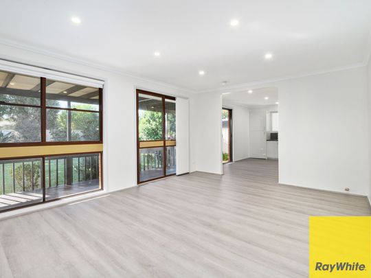 Freshly renovated 3 Bedroom home with study! - Photo 1
