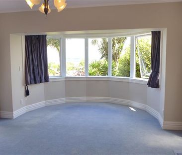 Sun Drenched and Secure in Royal Oak - Photo 2