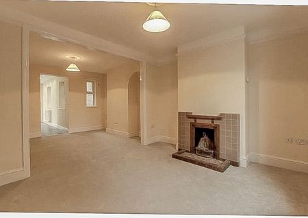 3 Bedroom - Photo 2