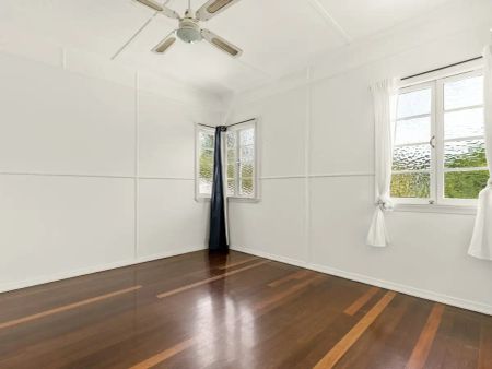 35 Iberia Crescent, Darra QLD 4076 - Photo 3