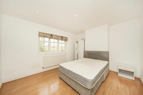 Neale Close, N2, London - Photo 1
