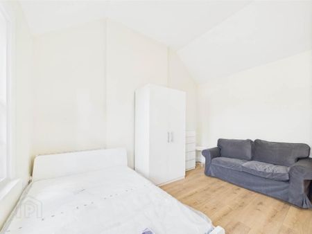 Apt 2, 50 Myrtlefield Park, Belfast, BT9 6NF - Photo 5