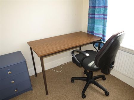 4 bedroom detached house to rent - Photo 5