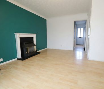 Semi-detached house to rent on - Photo 2