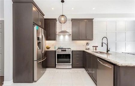 For Lease - 3038 Hibiscus Gardens, Oakville, Ontario - Photo 3