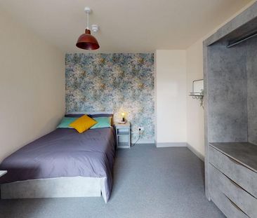3 bedroom flat to rent - Photo 3