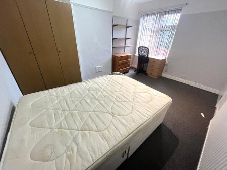 4 bedroom terraced house to rent - Photo 4