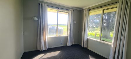 Spacious Rural Brick Home for Rent - Photo 4