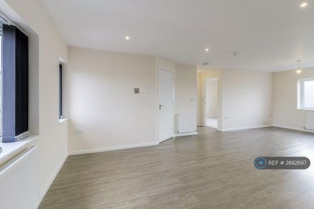 2 bedroom flat to rent - Photo 3