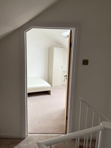 Room in a Shared House, Sandringham Road, IG11 - Photo 4