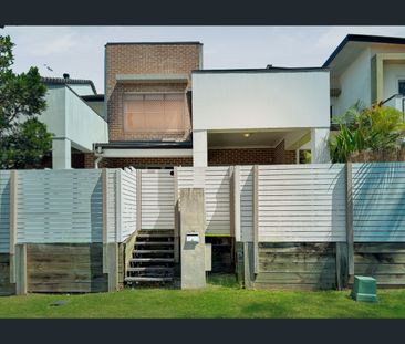 16 Worchester Crescent, Wakerley, Qld 4154 - Photo 5
