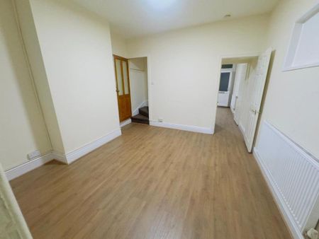 3 bedroom detached house to rent - Photo 5