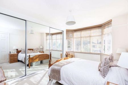 3 bedroom detached house to rent - Photo 2