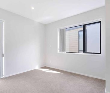 Secure and spacious townhouse - Photo 2