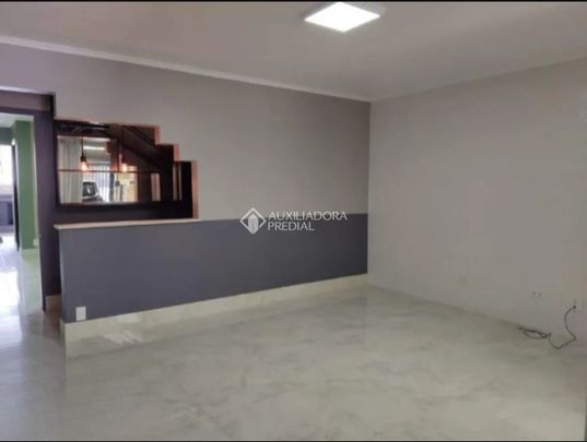 Sobrado com 3 quartos e 200m² para alugar em Vila Alpina, Santo André. - Foto 1