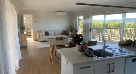 Modern 3Bed, 2Bath Home on Provisional Drive, Kamo - Photo 4