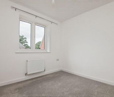 3 bedroom semi-detached house to rent - Photo 2
