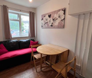 Kersington Crescent - Photo 2