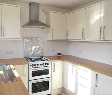 2 bedroom end of terrace house to rent - Photo 5