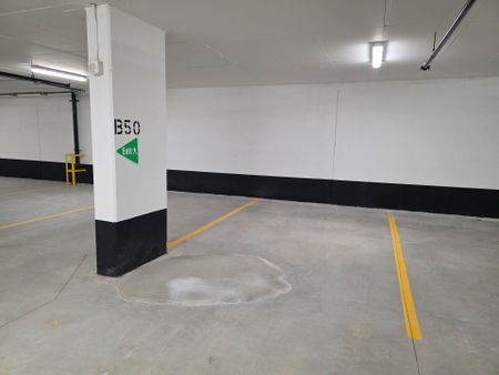 For Lease - 3250 Carding Mill Trail Unit# 335, Oakville, Ontario - Photo 2