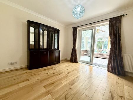 4 bedroom detached house to rent - Photo 3