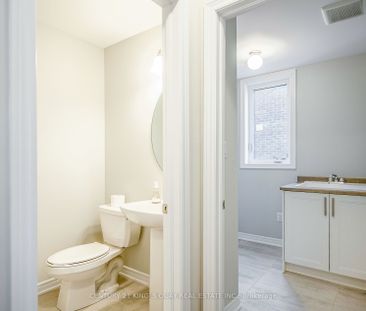 Townhouse For Lease | N8133452 - Photo 6