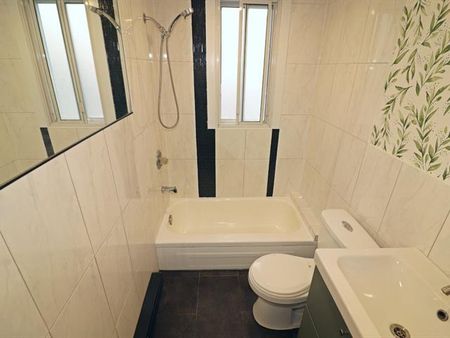 3010 Rue Sherbrooke E. - Photo 3