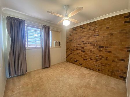 WALKING DISTANCE TO HOSPITALS & IPSWICH CBD - Photo 2
